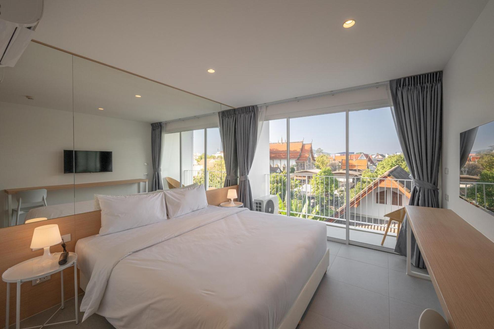 Lis Hotel Chiangmai Chiang Mai Esterno foto